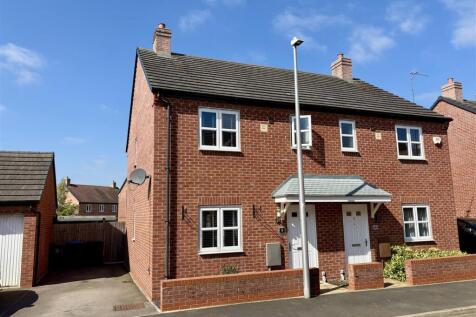 3 bedroom semi-detached house for sale