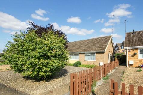 2 bedroom semi-detached bungalow for sale