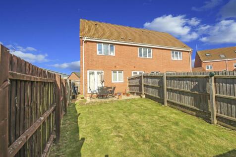 3 bedroom town house for sale
