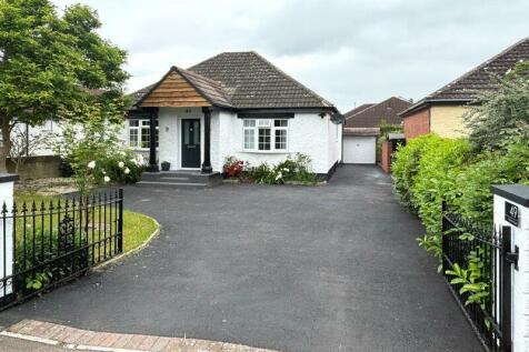 3 bedroom detached bungalow for sale