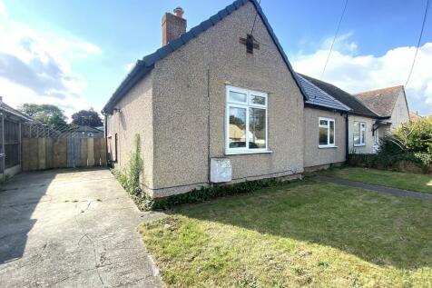 3 bedroom semi-detached bungalow for sale