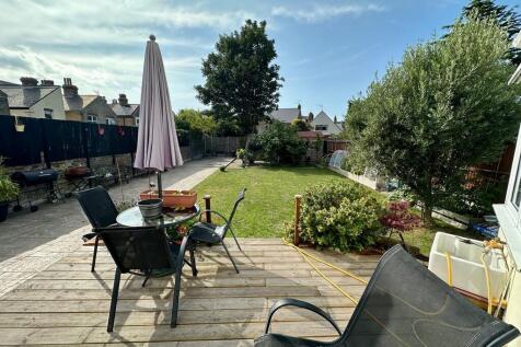 Talbot Road, Cliftonville 4 bed end of terrace house for sale