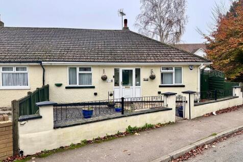 3 bedroom semi-detached bungalow for sale