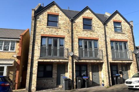 Arnold Road, Margate 3 bed end of terrace house for sale
