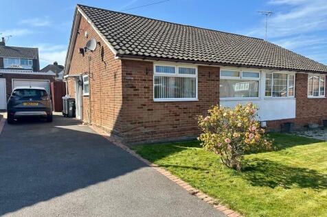 2 bedroom semi-detached bungalow for sale