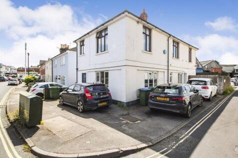 3 bedroom maisonette for sale