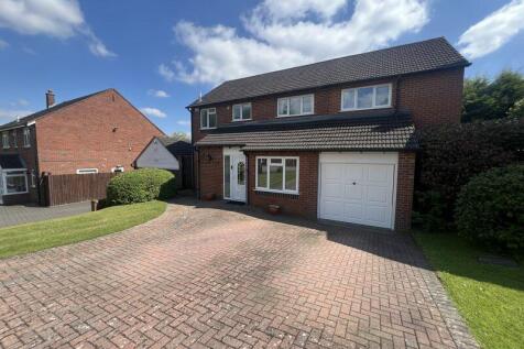 5 bedroom detached house for sale