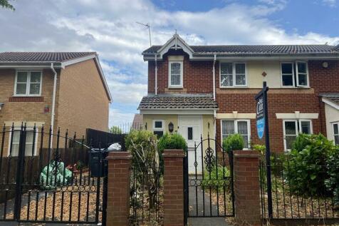 3 bedroom semi-detached house for sale