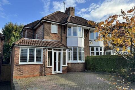 4 bedroom semi-detached house for sale