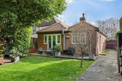 3 bedroom detached bungalow for sale