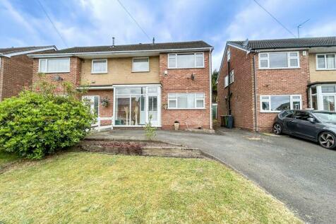 3 bedroom semi-detached house for sale