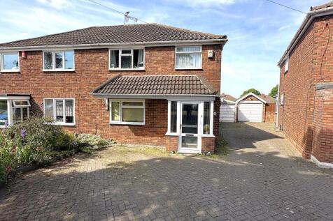 Almond Avenue, Walsall, WS5 4JT 3 bed semi