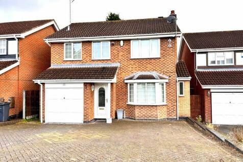 4 bedroom detached house for sale