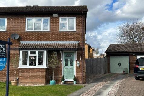 3 bedroom semi-detached house for sale