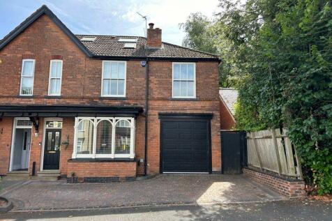 5 bedroom semi-detached house for sale