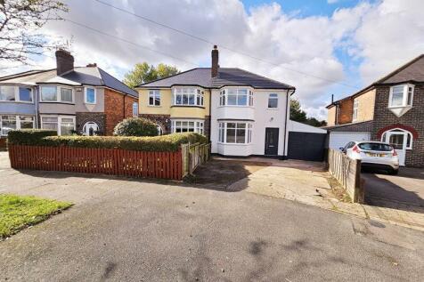 3 bedroom semi-detached house for sale