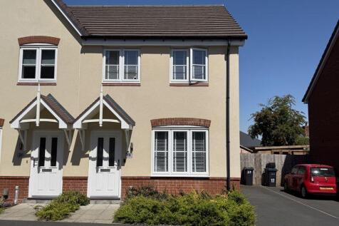 3 bedroom semi-detached house for sale