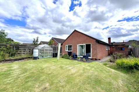 3 bedroom detached bungalow for sale