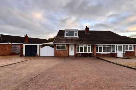 Heath Croft Road, Four Oaks, Sutton... 4 bed semi