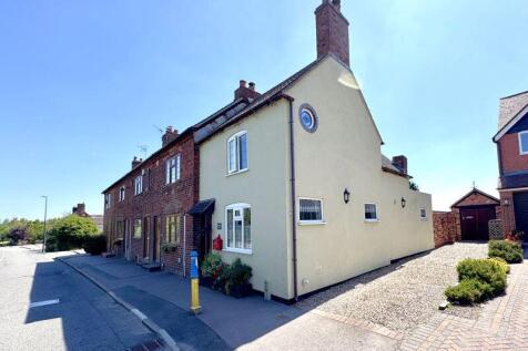 1 bedroom end of terrace house for sale