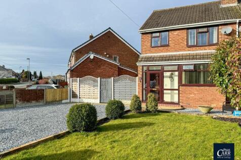 3 bedroom semi-detached house for sale