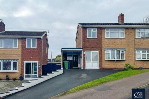 3 bedroom semi-detached house for sale