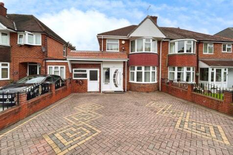 3 bedroom semi-detached house for sale