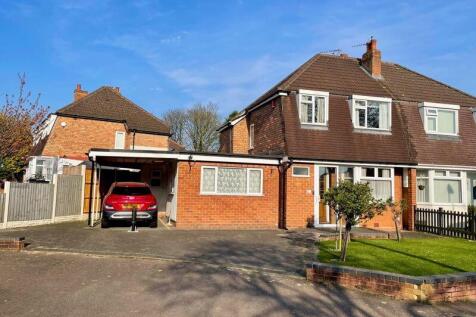 3 bedroom semi-detached house for sale