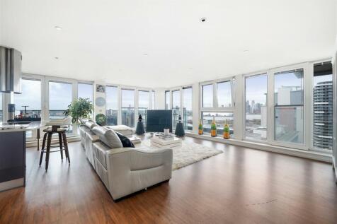 The Oxygen, Royal Victoria Dock, E16 2 bed penthouse for sale