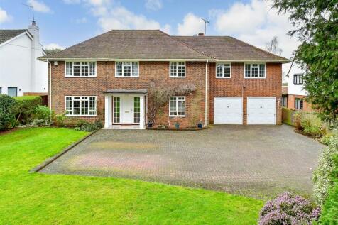 5 bedroom detached house for sale