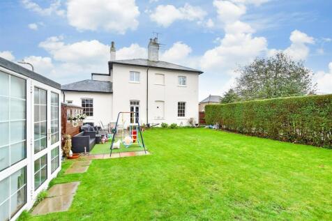 6 bedroom detached house for sale