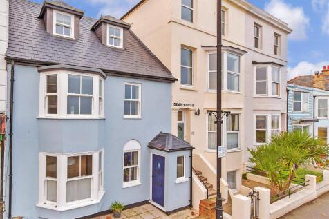 5 bedroom terraced house for sale