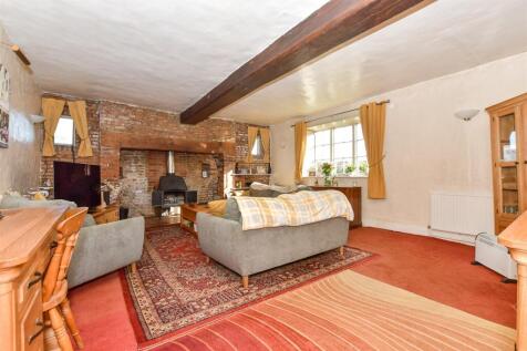 6 bedroom detached house for sale