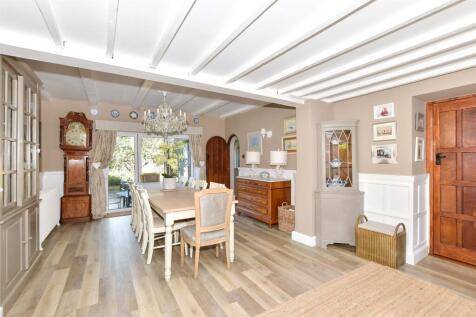 6 bedroom detached house for sale