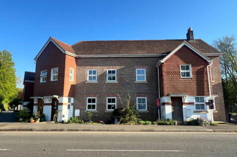 Dorking Road, Chilworth, Guildford GU4 2 bed ground floor flat for sale