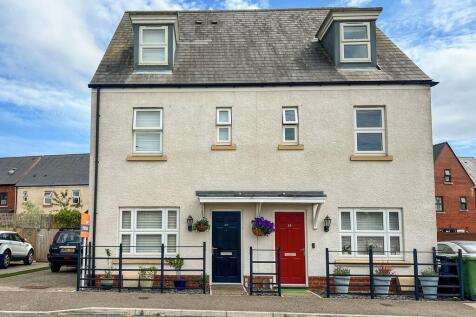 Ferryman Way, Exeter 3 bed townhouse for sale