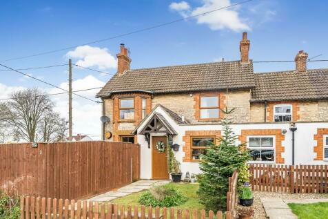 2 bedroom semi-detached house for sale