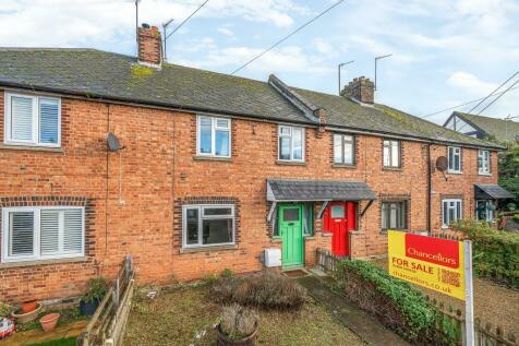 Bicester,  Oxfordshire,  OX26 2 bed terraced house for sale