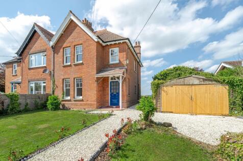 Poundon,  Oxfordshire/Buckinghamshire... 2 bed semi