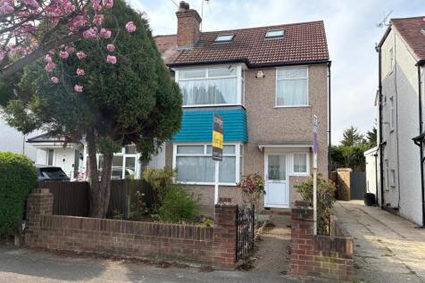 4 bedroom semi-detached house for sale