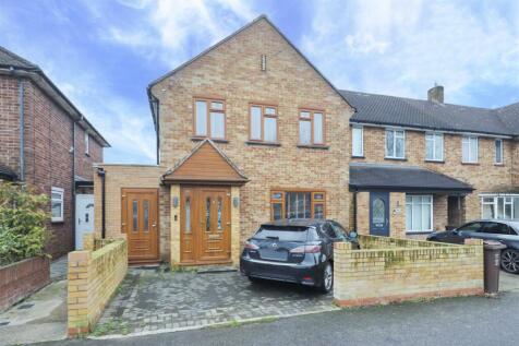 4 bedroom semi-detached house for sale