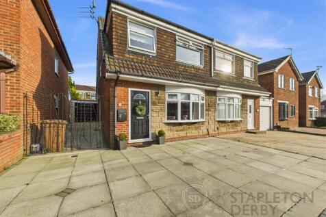 3 bedroom semi-detached house for sale