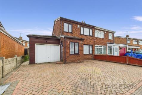 3 bedroom semi-detached house for sale