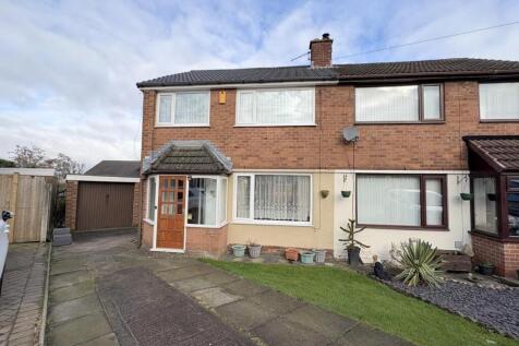 Chatsworth Close, Hollins BL9 3 bed semi