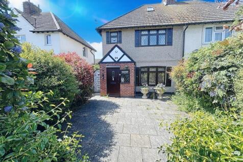 2 bedroom semi-detached house for sale