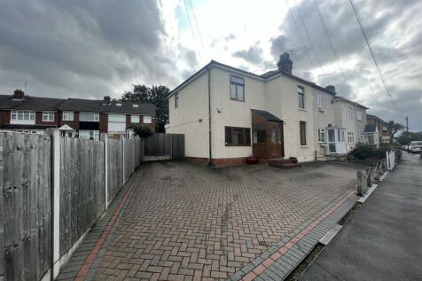 5 bedroom semi-detached house for sale