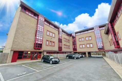 Studio flat for sale
