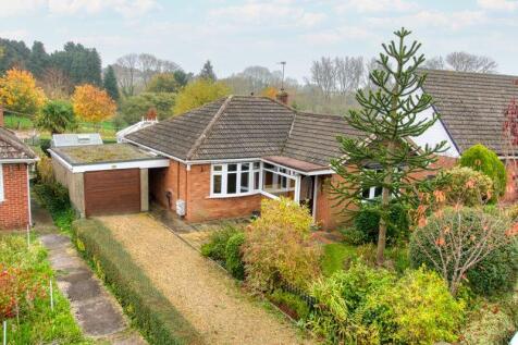 2 bedroom detached bungalow for sale