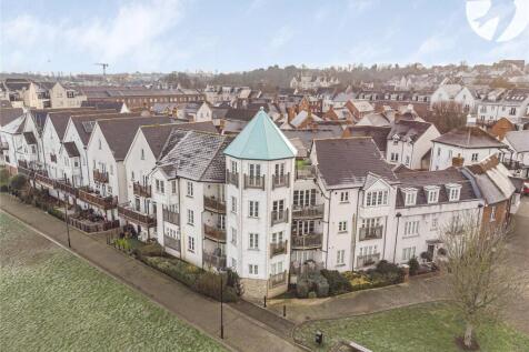Bridge View, Greenhithe, Kent, DA9 3 bed penthouse for sale