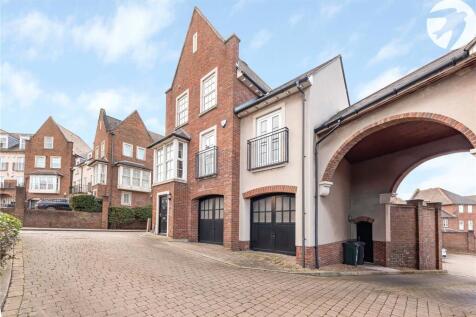 Ingress Park Avenue, Greenhithe... 4 bed end of terrace house for sale